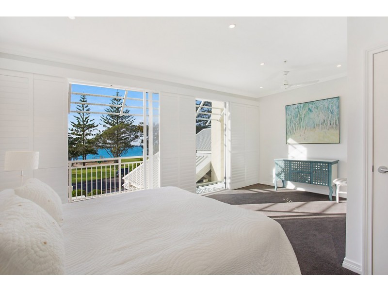 104/212 ‘Windsong’ Marine Parade, Labrador QLD 4215