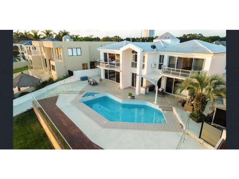 102 Cabana Boulavard, Benowa Waters QLD 4217