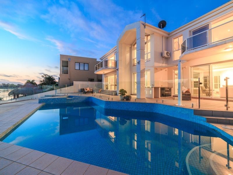 102 Cabana Boulavard, Benowa Waters QLD 4217