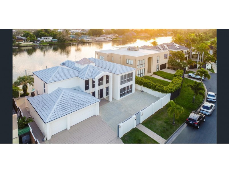 102 Cabana Boulavard, Benowa Waters QLD 4217