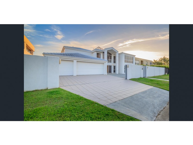 102 Cabana Boulavard, Benowa Waters QLD 4217