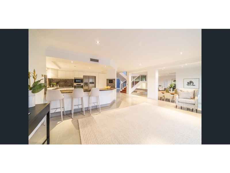 102 Cabana Boulavard, Benowa Waters QLD 4217