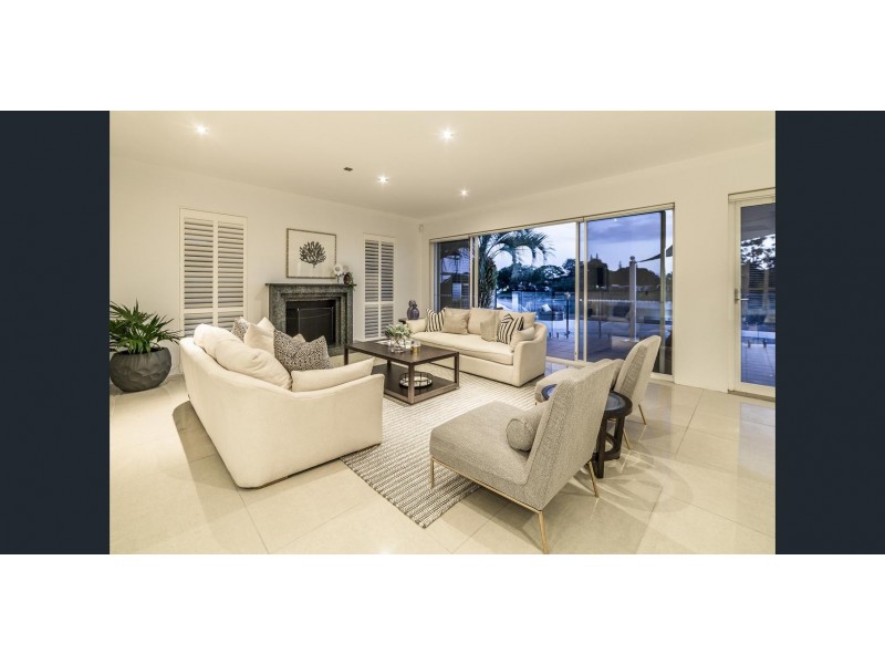 102 Cabana Boulavard, Benowa Waters QLD 4217