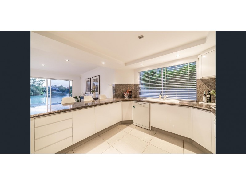 102 Cabana Boulavard, Benowa Waters QLD 4217