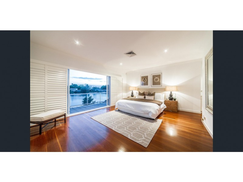 102 Cabana Boulavard, Benowa Waters QLD 4217