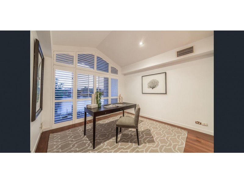 102 Cabana Boulavard, Benowa Waters QLD 4217