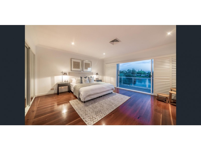 102 Cabana Boulavard, Benowa Waters QLD 4217