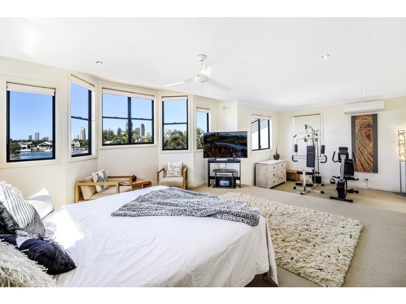 32 Rio Vista Boulevard, Broadbeach Waters QLD 4218