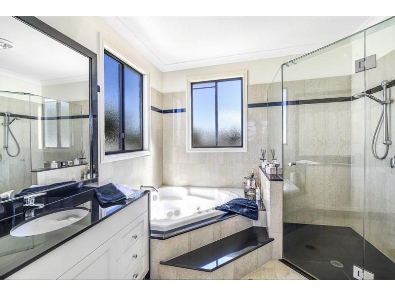 32 Rio Vista Boulevard, Broadbeach Waters QLD 4218