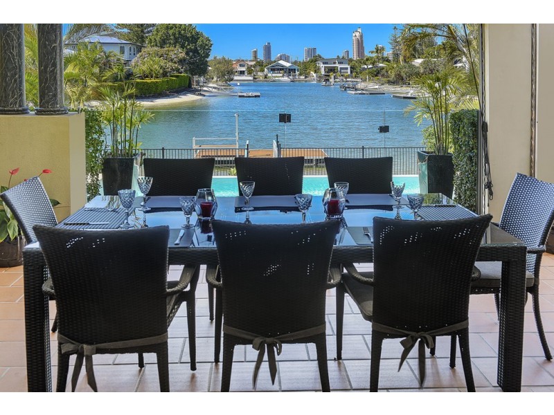 32 Rio Vista Boulevard, Broadbeach Waters QLD 4218