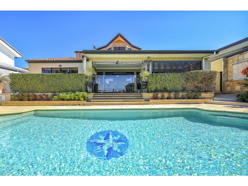 32 Rio Vista Boulevard, Broadbeach Waters QLD 4218