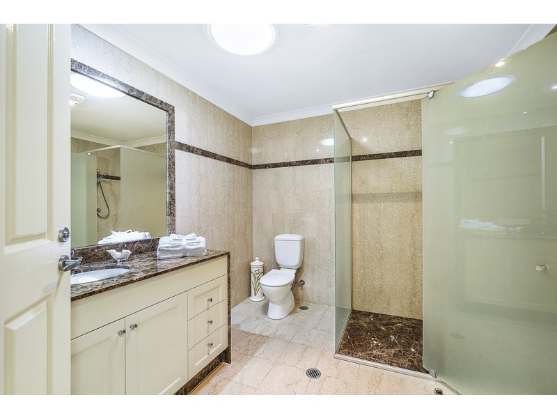 32 Rio Vista Boulevard, Broadbeach Waters QLD 4218