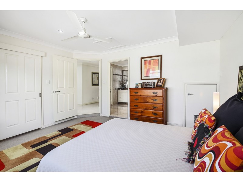 32 Rio Vista Boulevard, Broadbeach Waters QLD 4218