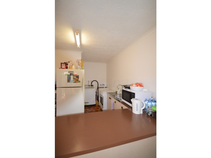 1/12 Parneno Street, Chevron Island QLD 4217