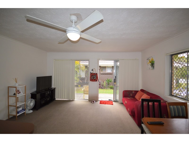 1/12 Parneno Street, Chevron Island QLD 4217