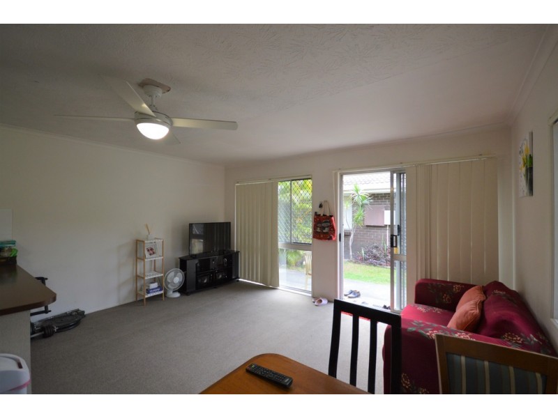 1/12 Parneno Street, Chevron Island QLD 4217