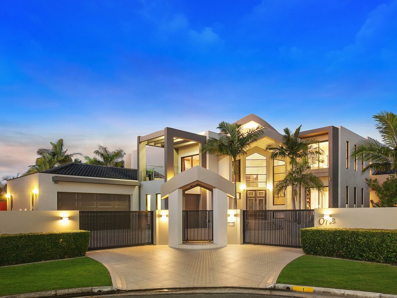 1 Rowes Court, Sorrento QLD 4217