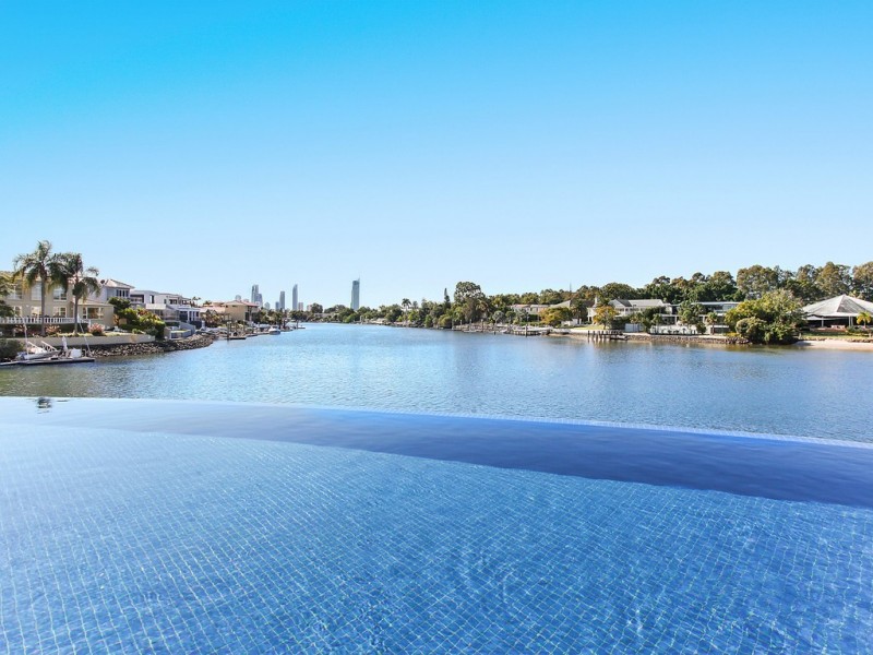 1 Rowes Court, Sorrento QLD 4217