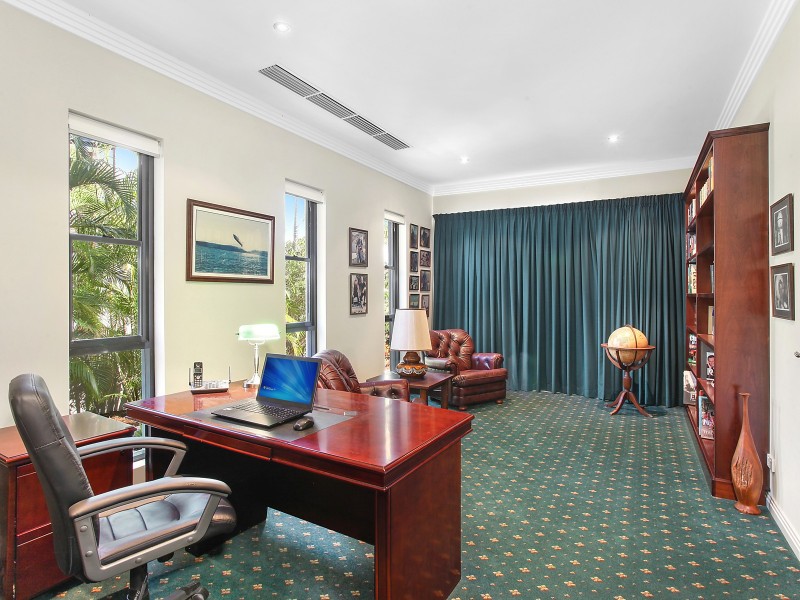 1 Rowes Court, Sorrento QLD 4217