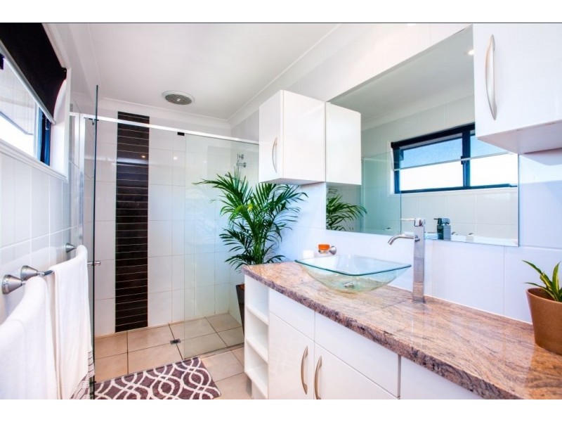 2 Kookaburra Court, Sorrento QLD 4217