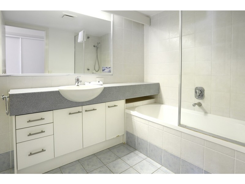 28/93 Old Burleigh Road, Broadbeach QLD 4218