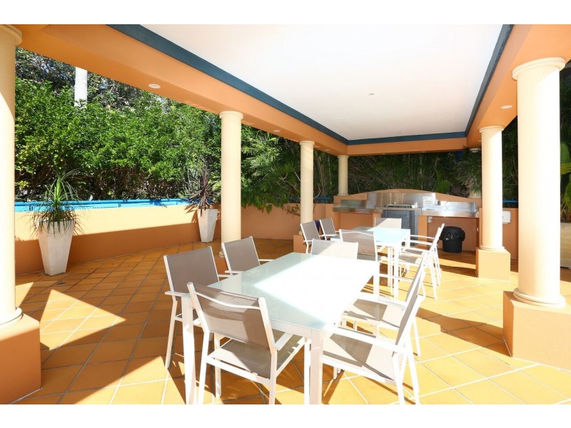 28/93 Old Burleigh Road, Broadbeach QLD 4218