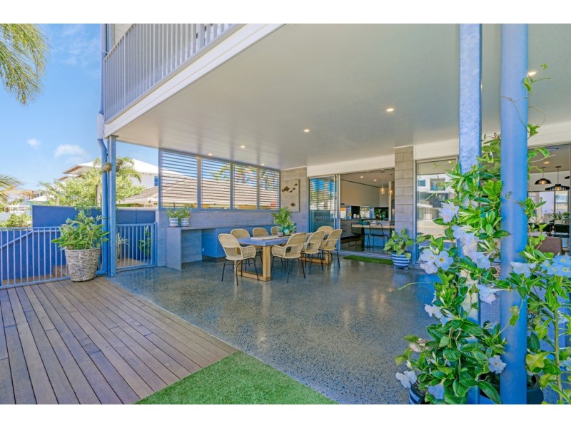 10 Lotus Key, Broadbeach Waters QLD 4218