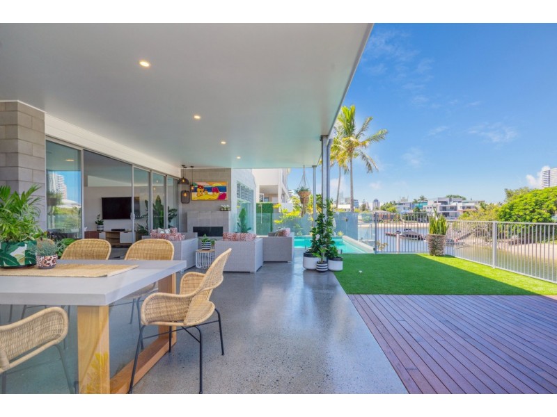 10 Lotus Key, Broadbeach Waters QLD 4218