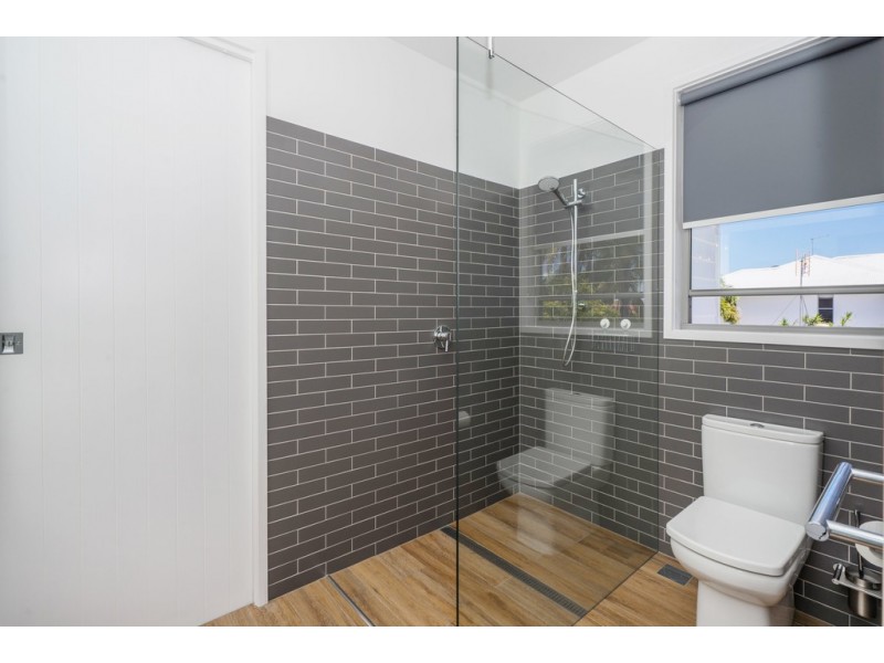 10 Lotus Key, Broadbeach Waters QLD 4218