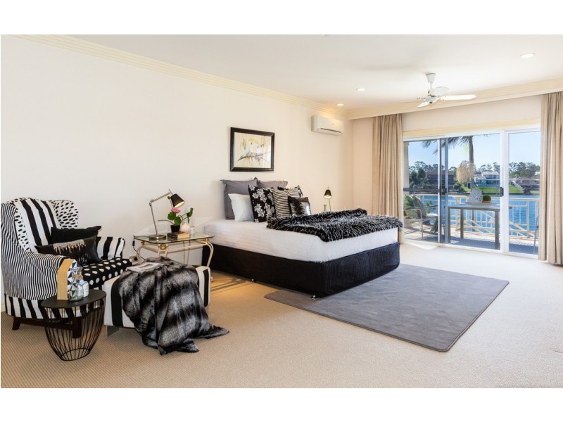 25 Cabana Boulevard, Benowa Waters QLD 4217