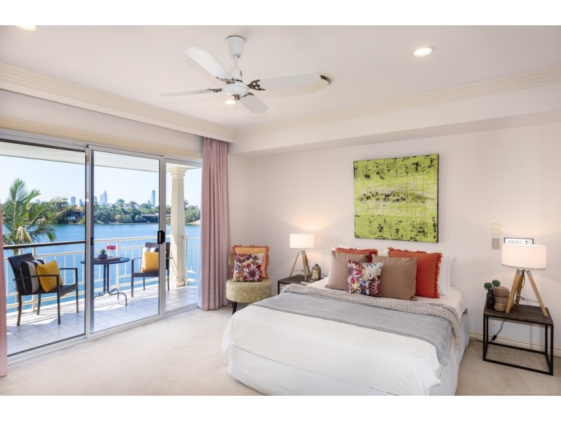 25 Cabana Boulevard, Benowa Waters QLD 4217