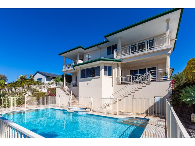 25 Cabana Boulevard, Benowa Waters QLD 4217