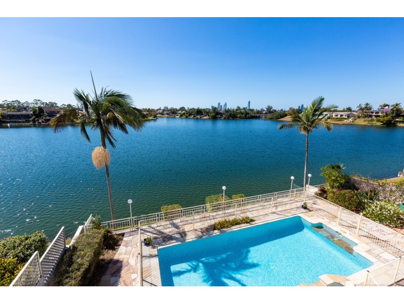 25 Cabana Boulevard, Benowa Waters QLD 4217