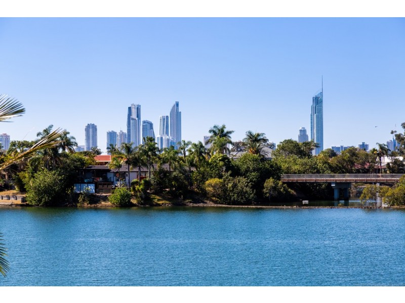 25 Cabana Boulevard, Benowa Waters QLD 4217