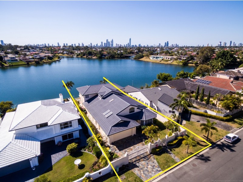 25 Cabana Boulevard, Benowa Waters QLD 4217