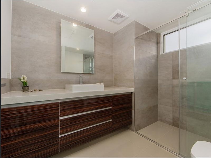 202/46 Peerless Avenue, Mermaid Beach QLD 4218