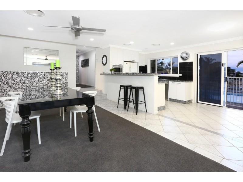 Broadbeach Waters QLD 4218