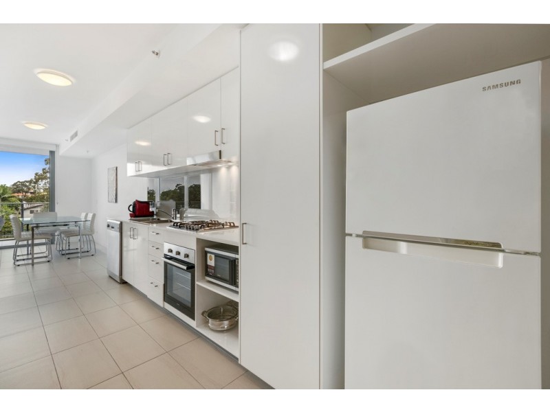 406/17 Bath Street, Labrador QLD 4215