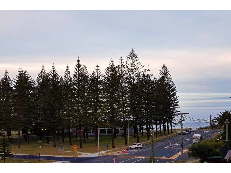 4/14 Chelsea Ave, Broadbeach QLD 4218