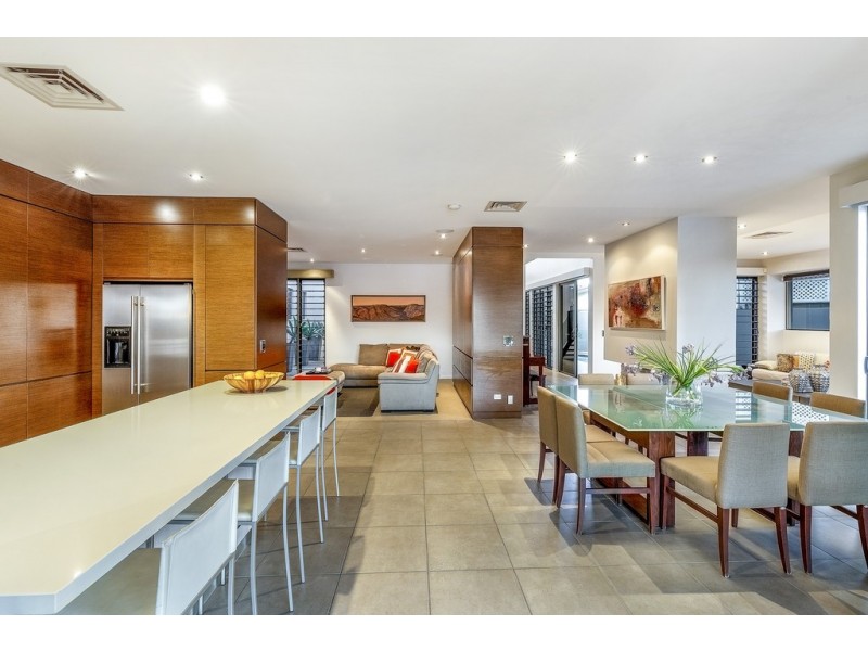 1/23 Inga Avenue, Surfers Paradise QLD 4217