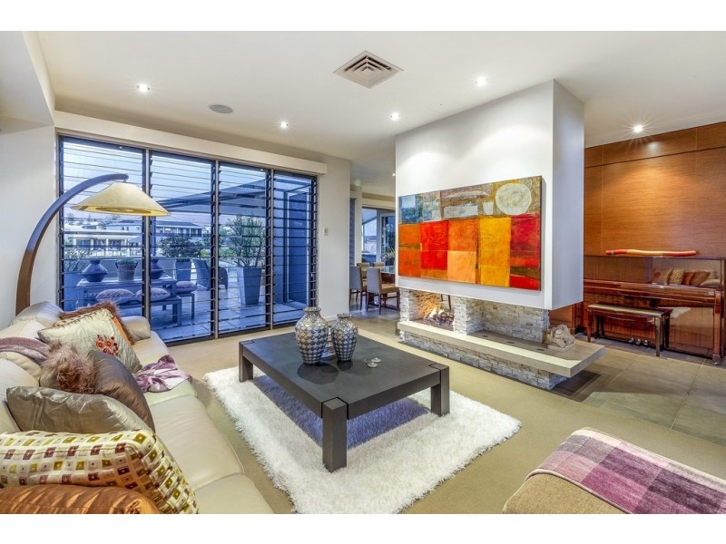 1/23 Inga Avenue, Surfers Paradise QLD 4217