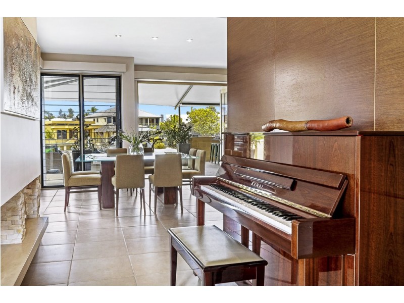 1/23 Inga Avenue, Surfers Paradise QLD 4217