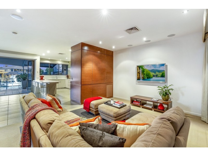 1/23 Inga Avenue, Surfers Paradise QLD 4217