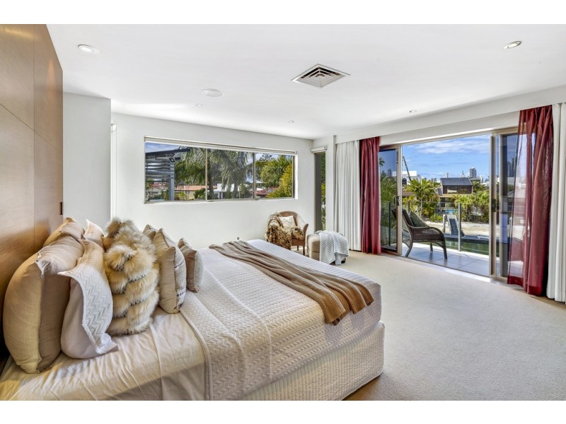 1/23 Inga Avenue, Surfers Paradise QLD 4217