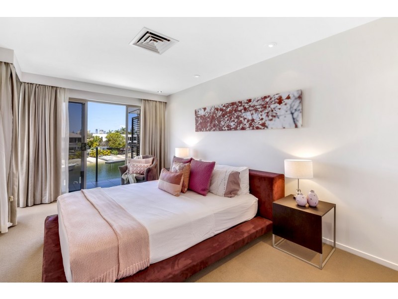 1/23 Inga Avenue, Surfers Paradise QLD 4217