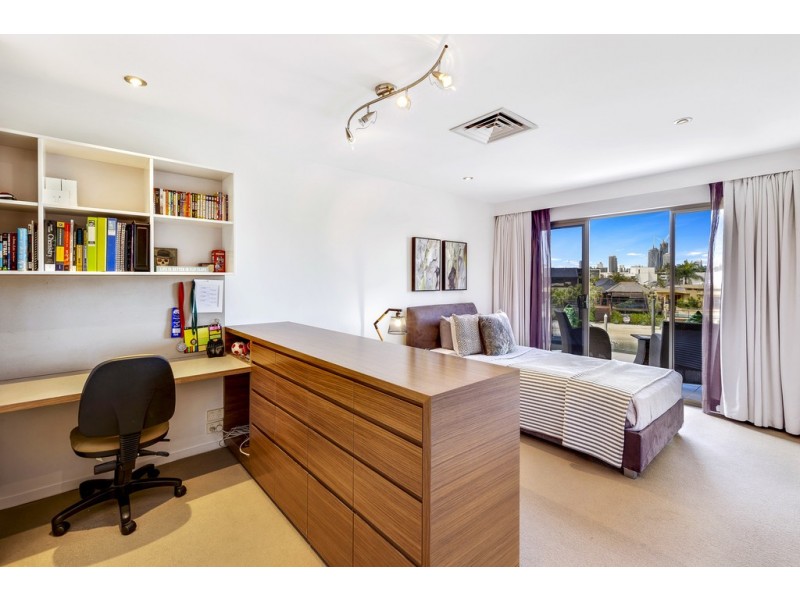 1/23 Inga Avenue, Surfers Paradise QLD 4217