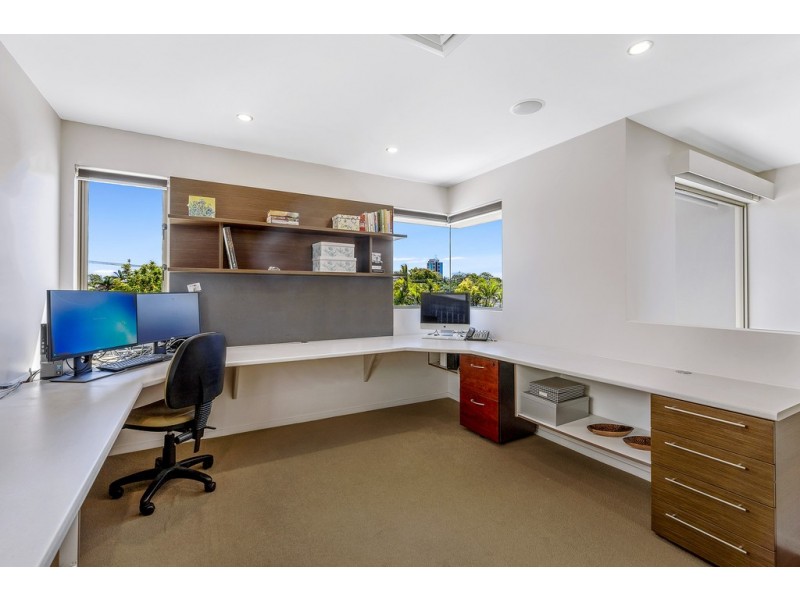 1/23 Inga Avenue, Surfers Paradise QLD 4217