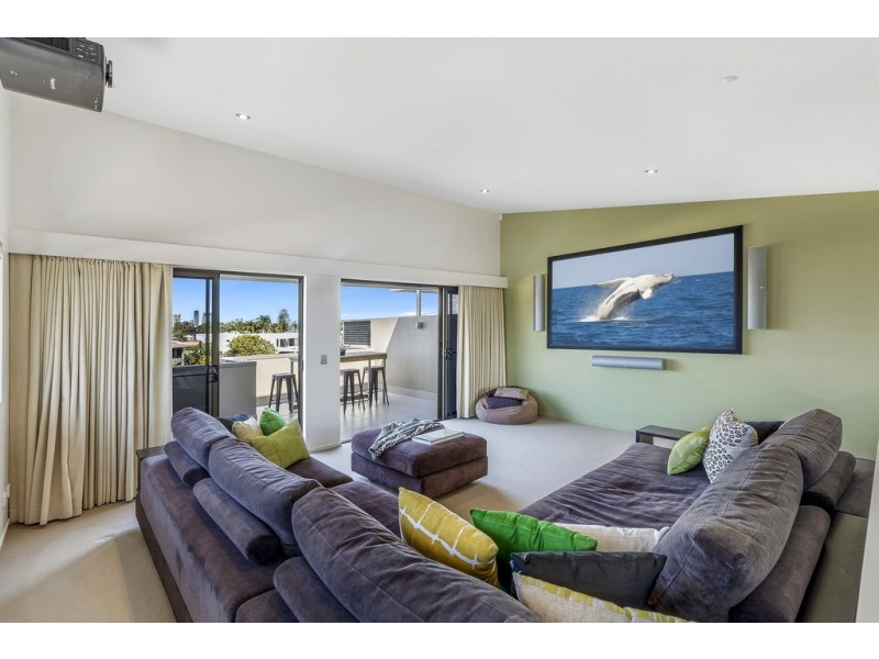 1/23 Inga Avenue, Surfers Paradise QLD 4217