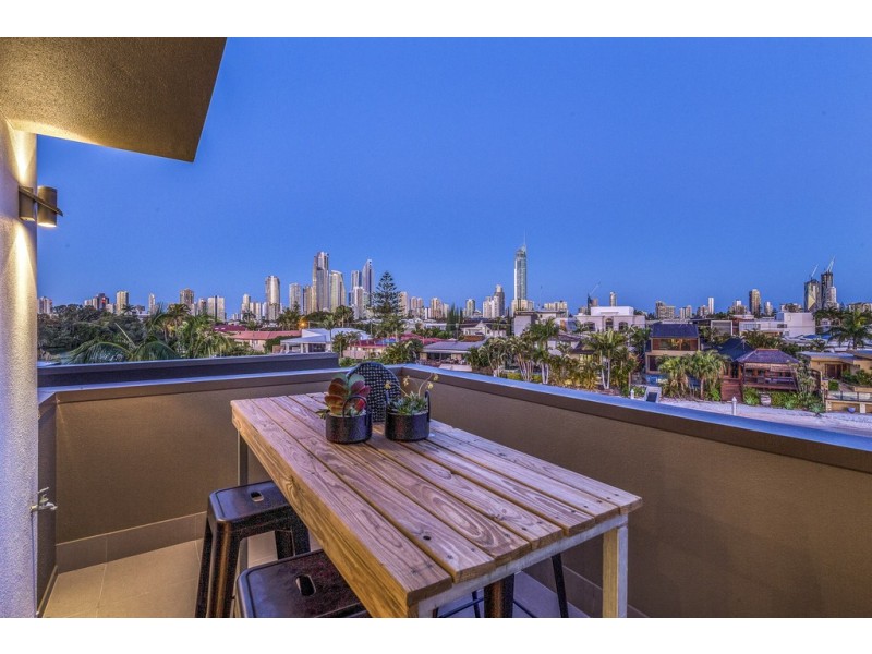 1/23 Inga Avenue, Surfers Paradise QLD 4217