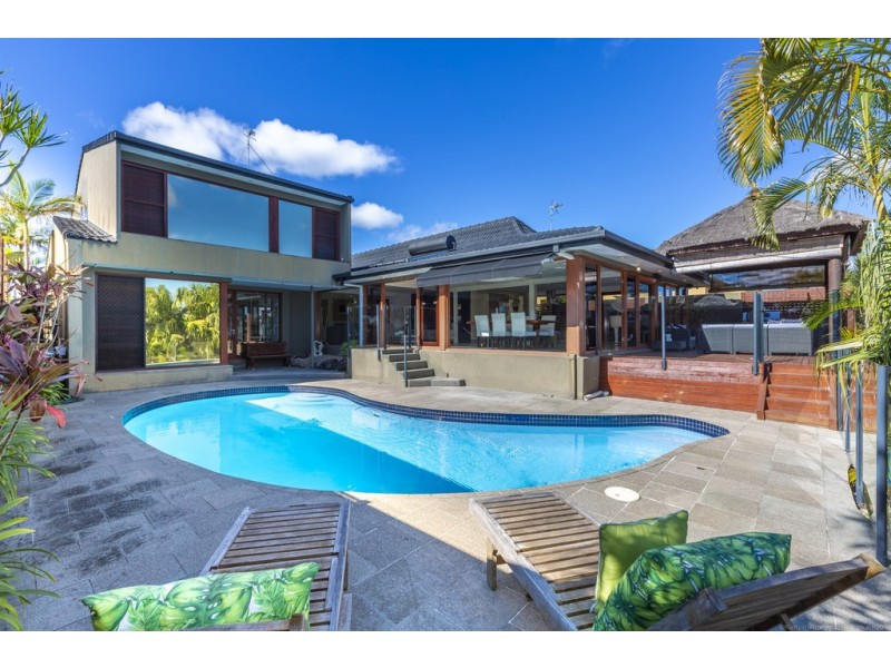 96 Gibraltar Drive, Isle Of Capri QLD 4217